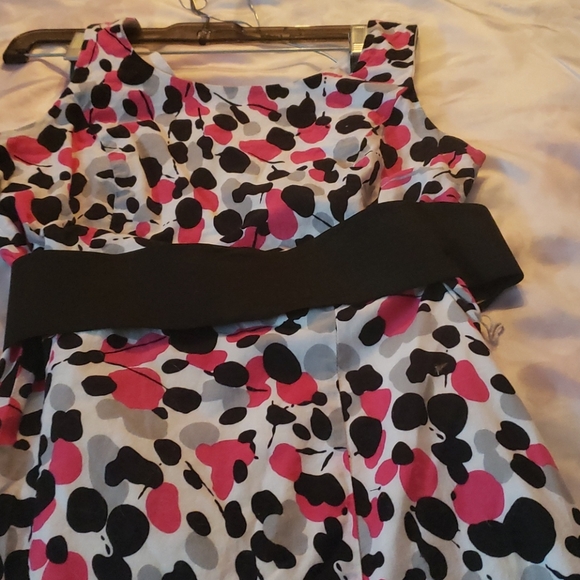 Dress - Picture 10 of 14